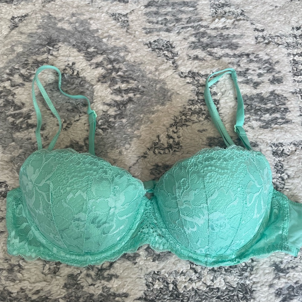 Victoria's Secret Mint Lace Bra